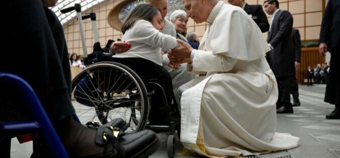 Генерална аудеинција: За да го спознаеме Бога, мора да ја прифатиме целосната човечност на Исус