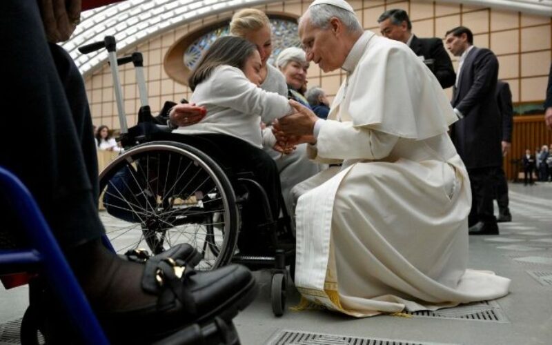 Генерална аудеинција: За да го спознаеме Бога, мора да ја прифатиме целосната човечност на Исус