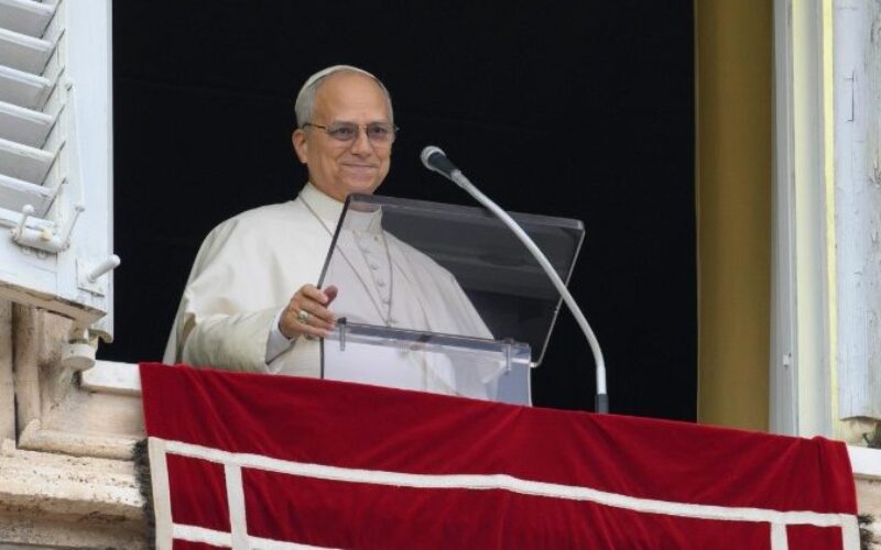 Апел на Папата за Украина: Војната што има сериозни последици за цивилите, мора да се запре