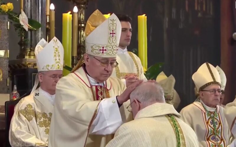 Бискупот Стојанов сослужува на бискупската хиротонија на двајцата загрепски помошни бискупи