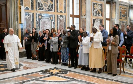 Папа Лав XIV: Недостига напредок во заштитата на децата без грижа и права