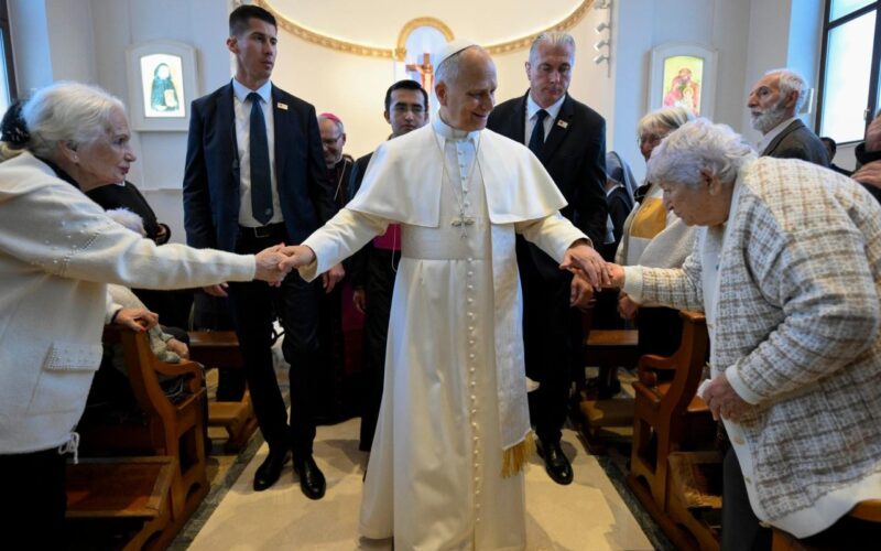 Папата Лав XIV за Шестиот Светски ден на дедовците, бабите и старите лица повика да не бидат заборавени