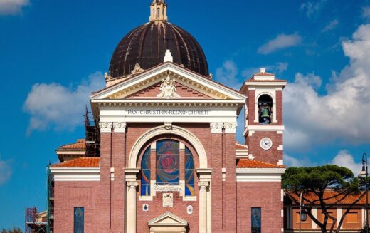 Папата Лав XIV во пасторална посета на римска парохија во Остија