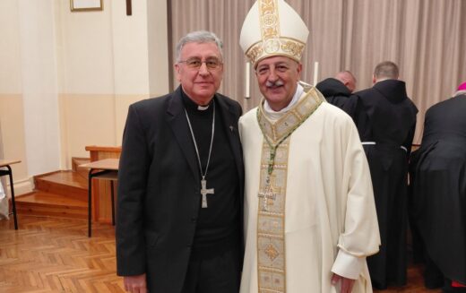 Бискупот Стојанов сослужуваше на хиротонијата на бискупот Миро Релота