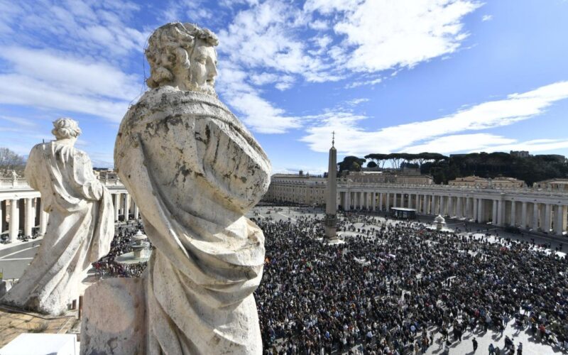 Папата се моли за жртвите од разорните циклони во Мадагаскар