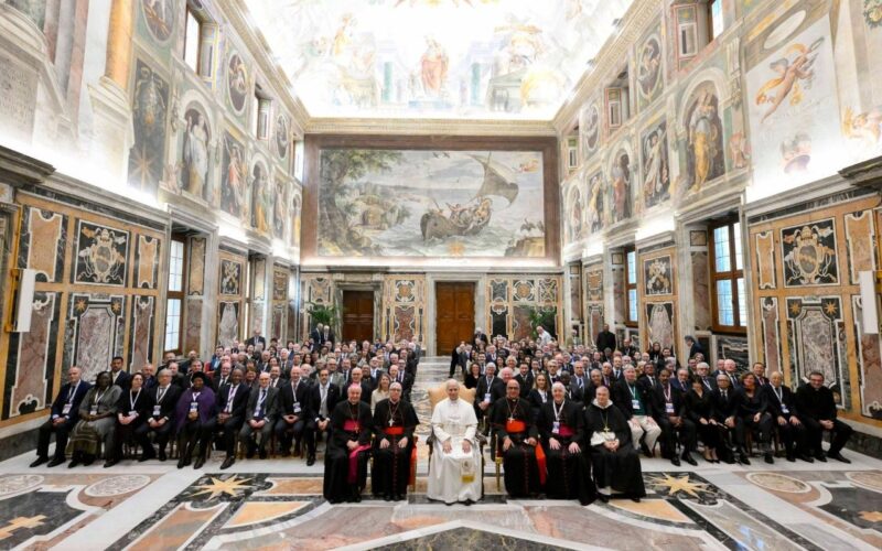 Папата: Војната е најтешниот можен напад врз животот и јавното здравје