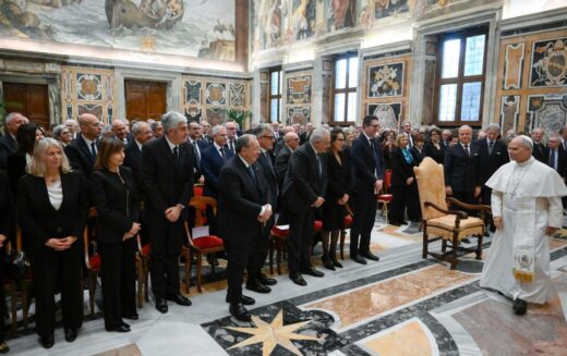 Папата: Граѓанската слога им овозможува на сиромашните да бидат прифатени, а услугите да стигнат до сите