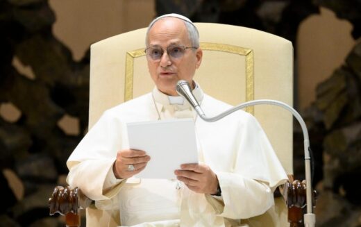 Папа Лав XIV: Да работиме заедно за домување за оние што се во потреба