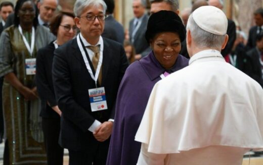 Папска академија за живот: Новите статути воведуваат категорија „поддржувачи“