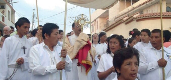 Папата се моли за мир и дијалог меѓу Пакистан и Авганистан