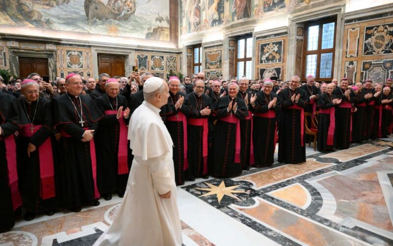 Папата Лав XIV: Теологијата служи за да ја придвижува напред мисијата на Црквата