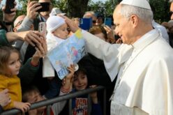 Папата: Сите можеме да бидеме носители на помирување