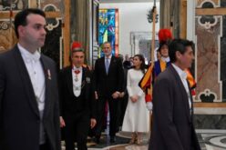 Папата Лав XIV ги прими во аудиенција шпанскиот крал Филип VI и кралицата Летиција
