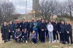 На Водно бискупот Стојанов го предводеше традиционалниот Крстен Пат