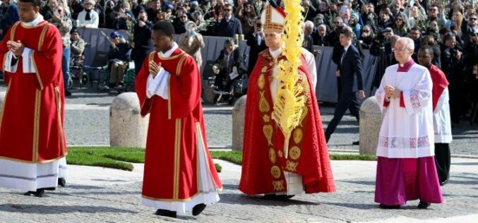 Папата: Среде ужасниот судир на Блискиот Исток нека се отворат патишта на мирот