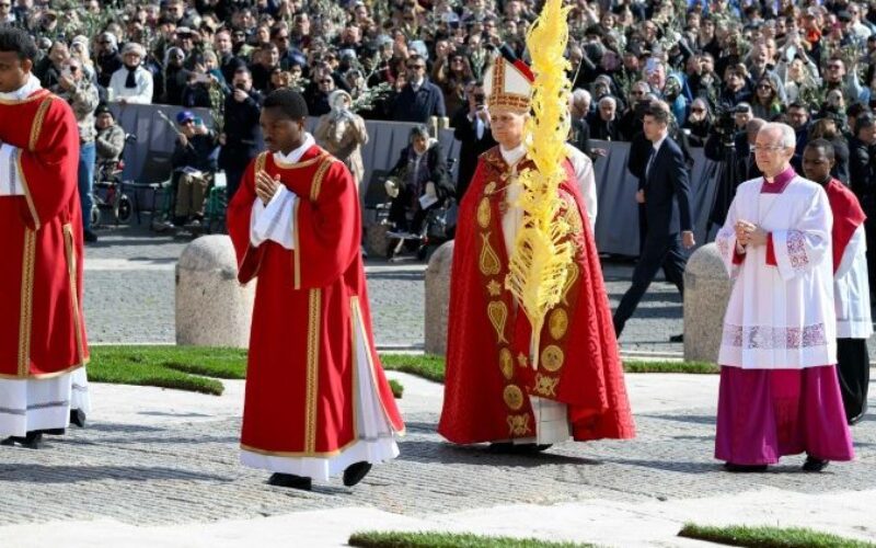Папата: Среде ужасниот судир на Блискиот Исток нека се отворат патишта на мирот