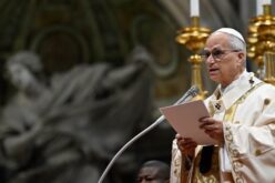 Папата на светата Литургија со посвета на миро: Свештениците треба да го шират Христовиот мир таму каде што владее смртта