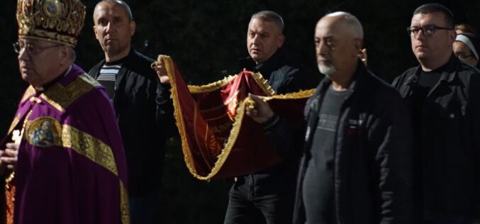 Епископот Стојанов во Струмица ја служеше Ерусалимската утрена