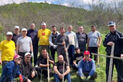 Работна акција во Паљурци: Уреден просторот околу црквата „Свети Ѓорги“ и манастирскиот бунар