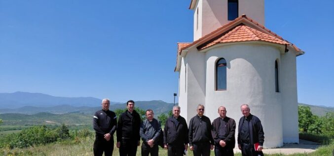 Епископ Стојанов и свештениците од Струмичко-скопската епархија одржаа средба во Паљурци