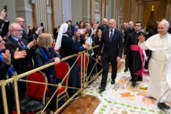 Папата: Во време на промени, мора великодушно да се даруваме