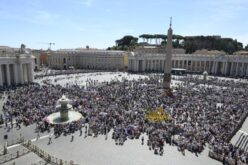Папата потсети на новинарите што ги загубија животите поради насилство и војни
