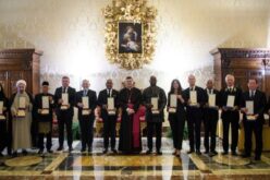 Одликувања доделени на 13 амбасадори при Светиот Престол