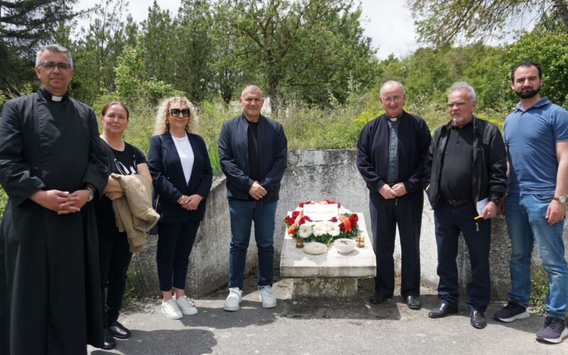 Панахида за Борис Џонов