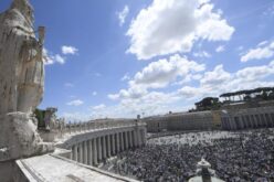 Папата: Во ерата на вештачката интелигенција потребно е да се промовира комуникација што ја почитува вистината