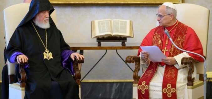 Папата Лав XIV до католикосот Арам I: „Секојдневно се молам за народот на Либан“