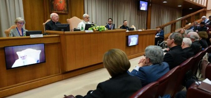 Папата: Водачите мирјани во Црквата треба да поттикнуваат отвореност и заедништво