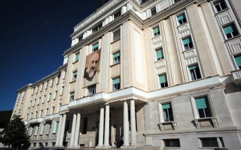 Папата формира комисија за обновување на „Домот за олеснување на страдањето“