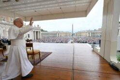 Папата: Одржувајте го прекрасното сведоштво на поворките за Тело Христово