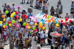 Папата Лав се моли за Венецуела