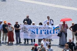 Папата им се заблагодари на верниците што ја поддржуваат неговата служба преку собирањето Петров денар