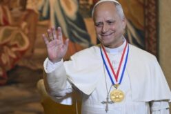 Папата Лав XIV го прими Медалот на слободата и порача „Бог да ја благослови Америка“