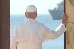 Папата во Лампедуза: На огромното страдање мора радикално да одговориме