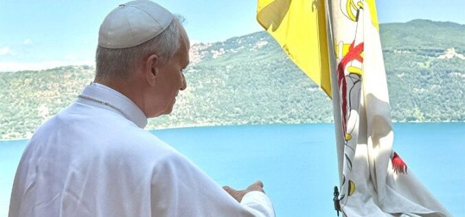 Парохискиот свештеник од Кастел Гандолфо се надева дека папата Лав XIV ќе има вистински одмор