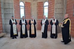 Епископот Стојанов служеше Молебен во Паљурци