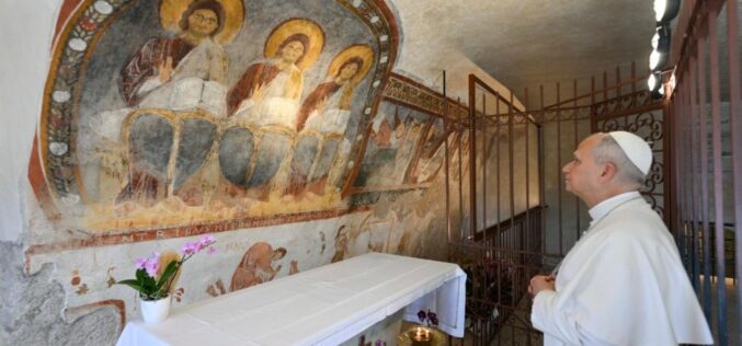 Папата Лав XIV ненадејно го посети светилиштето на Света Троица и бенедиктинските манастири