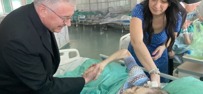 Епископот Стојанов: Старите лица не се заборавени, тие се дар за Црквата и семејството