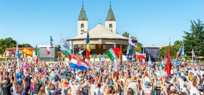 Папата ги охрабри младите во Меѓугорје повторно да ја откријат убавината на средбата со Господ