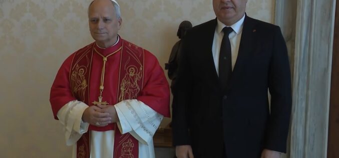Папата Лав XIV го прими либанскиот претседател Аун