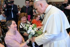 Папата се сретна со болните и сиромашните во Римини: „Овде сте дома“