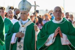 Папата на светата Литургија во Римини: „На секое ниво, авторитетот е служење“