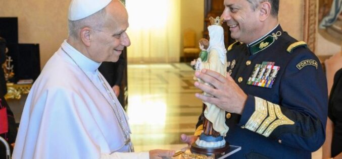 Папата до португалската војска: Бидете силни во Господ и штитете ги граѓаните