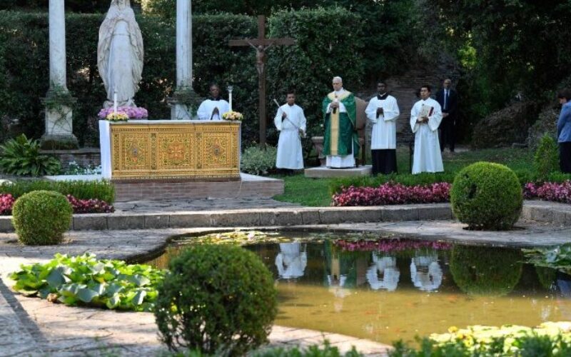Папата ќе служи света Литургија за грижа за создадениот свет во Кастел Гандолфо