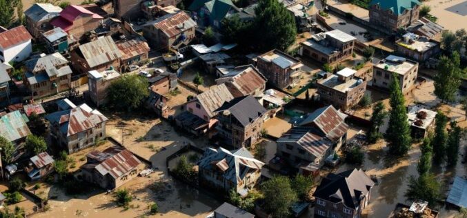 Папата Лав XIV се моли за жртвите од катастрофалните поплави во Непал