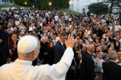 Папата до семејствата во Ватикан: Вие сте големо чудо, дарувајте живот и љубов на другите