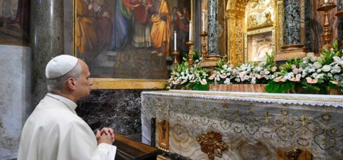 Папата ја чествува Богородица на Добриот Совет со повик да се негува мирот